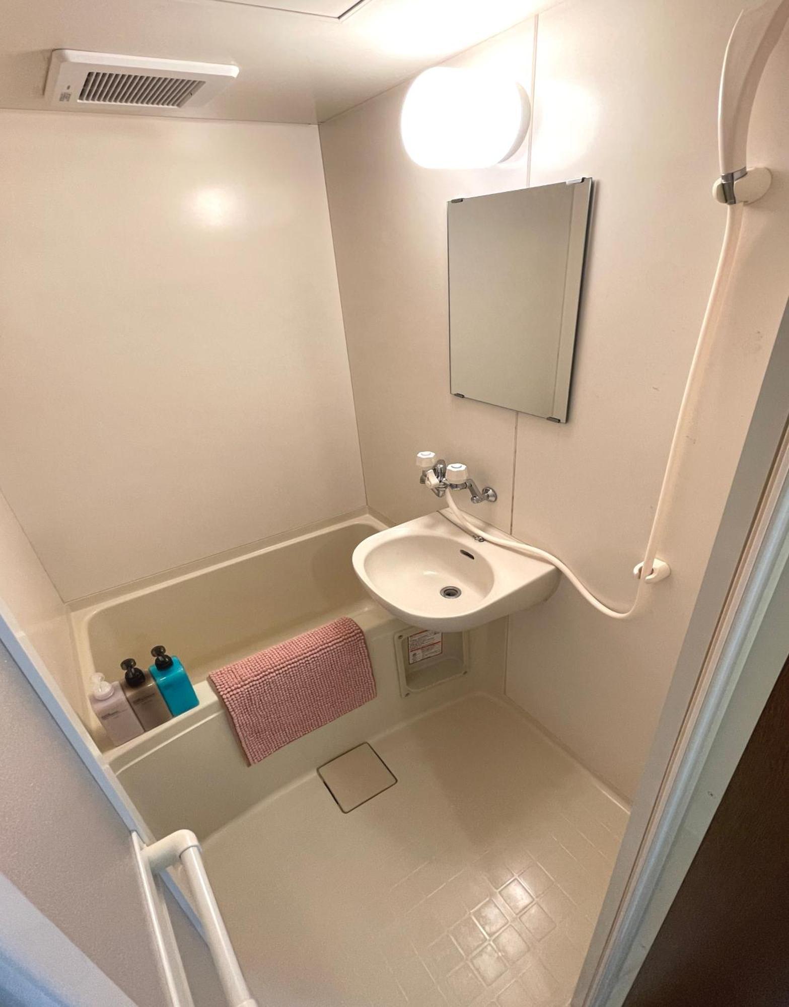 #2 新宿まで2分！清潔で安全な部屋！wifi無料！ Apartamento *